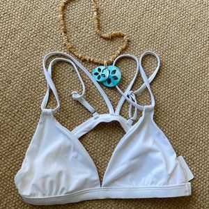 4th & Ocean by Sophie & Trey  White Swim Suit Bikini Top Large  New with Tags